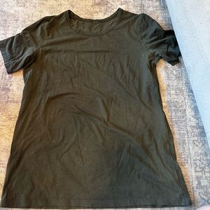 Lululemon tee